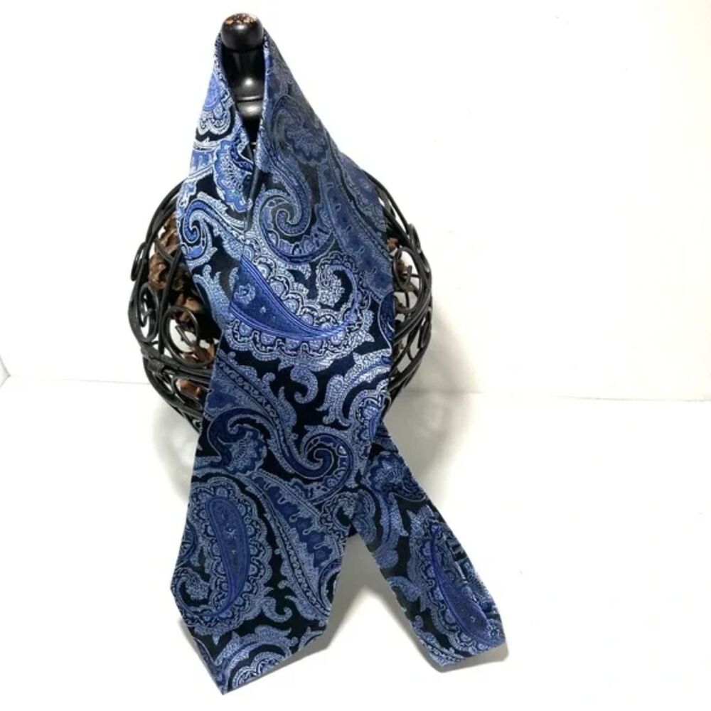 SEAN JOHN Silk Tie Paisley Blue Necktie 60 x 3.75 inches